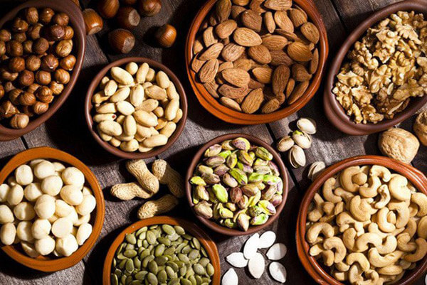 Một số loại hạt và trái cây khô hỗ trợ giảm cân tốt